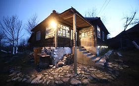 Casa Padureana - Log House From 1860